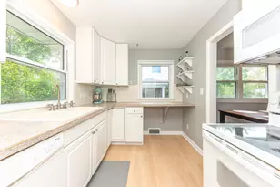 1212 Arborview Blvd, Ann Arbor, MI 48103 - Photo 12