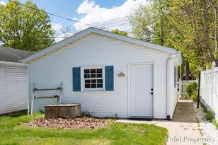 8929 Waruf Ave, Portage, MI 49002 - Photo 10