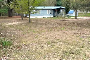 316 Floyd St, Farwell, MI 48622 - Photo 2