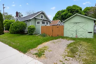 2533 S Washington Ave, Lansing, MI 48910 - Photo 26