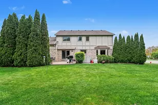 17107 Maple Hill Dr, Northville, MI 48168 - Photo 46