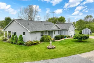 4926 Walz Rd, Jackson, MI 49201 - Photo 2