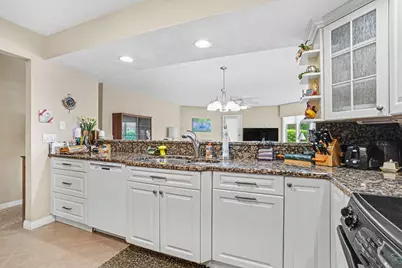 355 W Columbia Avenue W #104, Battle Creek, MI 49015 - Photo 6