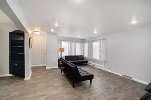 153 Vander Veen Ave, Holland, MI 49424 - Photo 6