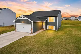 1700 Harper Grove Ln, Vicksburg, MI 49097 - Photo 1
