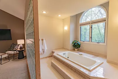 7170 Hawthorn Valley Avenue, Kalamazoo, MI 49009 - Photo 24