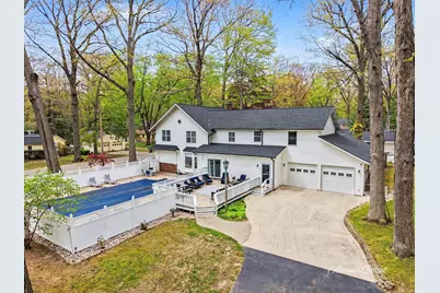 385 Marquette Avenue, Holland, MI 49424 - Photo 1