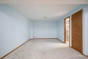 2466 Bridgeport Ln SE, Grand Rapids, MI 49508 - Photo 20