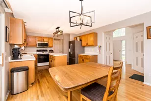399 Quail Ridge Ct, Waterford, MI 48327 - Photo 10