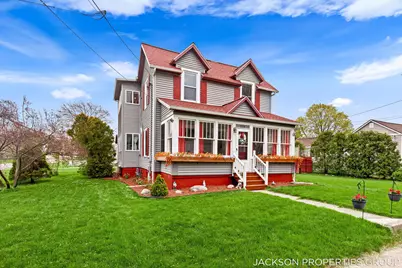 218 N Jackson Street, Spring Lake, MI 49456 - Photo 2