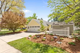 996 Colonial Ct, Holland, MI 49423 - Photo 30