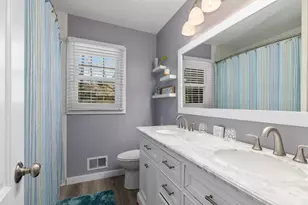 996 Colonial Ct, Holland, MI 49423 - Photo 16