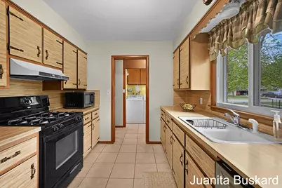 1745 Westwood Court, Jenison, MI 49428 - Photo 10
