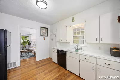 884 Hollywood Street NE, Grand Rapids, MI 49505 - Photo 10