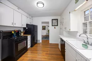 884 Hollywood St NE, Grand Rapids, MI 49505 - Photo 12