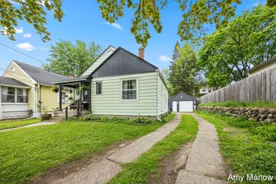 884 Hollywood Street NE, Grand Rapids, MI 49505 - Photo 2