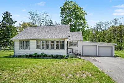 315 Pine Street, Decatur, MI 49045 - Photo 2
