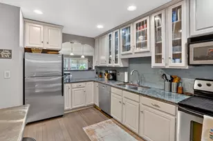 251 W Columbia Ave, Battle Creek, MI 49015 - Photo 8