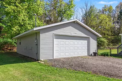 8653 Chain O Lakes Drive, Delton, MI 49046 - Photo 24