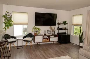 10121 Castle Creek Cir, Galesburg, MI 49053 - Photo 6