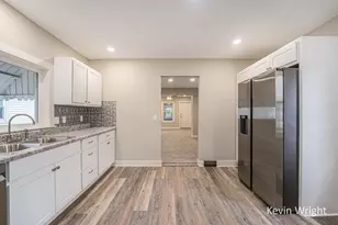 883 Emerson Ave, Muskegon, MI 49442 - Photo 10