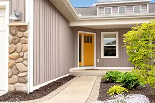 562 Riverbank Cir, Zeeland, MI 49464 - Photo 54