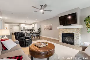 562 Riverbank Cir, Zeeland, MI 49464 - Photo 22