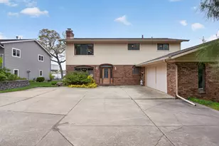 332 Riviera Dr, Brooklyn, MI 49230 - Photo 12