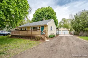 716 Alderman St, Belding, MI 48809 - Photo 1