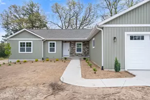 12165 Pine Meadows Dr, Wayland, MI 49348 - Photo 4