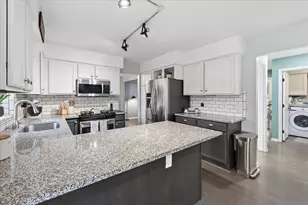 1384 Baywood Cir, Brighton, MI 48116 - Photo 18