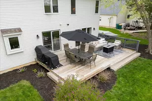 1384 Baywood Cir, Brighton, MI 48116 - Photo 12