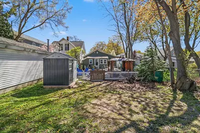 309 N Robert Street, Ludington, MI 49431 - Photo 30