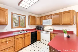 2240 Monica Ln, Muskegon, MI 49442 - Photo 8