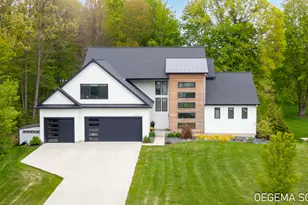 5391 Eagle Pass Dr, Hudsonville, MI 49426 - Photo 1