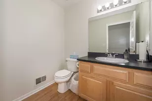 36520 Tom Brown Ct, Westland, MI 48185 - Photo 22