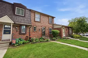 18239 Jamestown Cir, Northville, MI 48168 - Photo 4