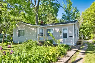 652 N 7th St, Niles, MI 49120 - Photo 2