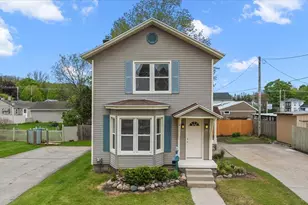 111 N Jefferson St, Lowell, MI 49331 - Photo 2