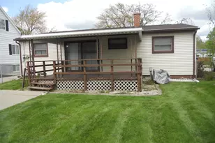 22119 Candace Dr, Rockwood, MI 48173 - Photo 2