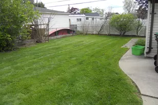 22119 Candace Dr, Rockwood, MI 48173 - Photo 4