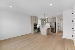 289 W Ann Arbor Trail, Plymouth, MI 48170 - Photo 2