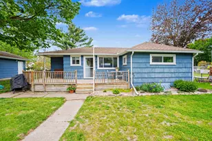 510 W 3rd St, Buchanan, MI 49107 - Photo 1