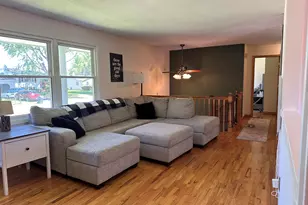 1442 Fruitwood Dr, Saint Joseph, MI 49085 - Photo 4
