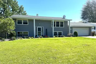 1442 Fruitwood Dr, Saint Joseph, MI 49085 - Photo 2