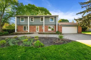 7381 Cathedral Dr, Bloomfield Hills, MI 48301 - Photo 2