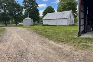 1112 N Marshall Rd, Tekonsha, MI 49092 - Photo 8
