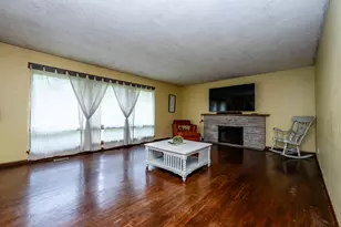 334 Hoover Ave, Benton Harbor, MI 49022 - Photo 4
