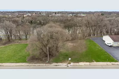 695 W Michigan Avenue W, Battle Creek, MI 49037 - Photo 2