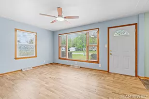 754 Riley St, Holland, MI 49424 - Photo 6